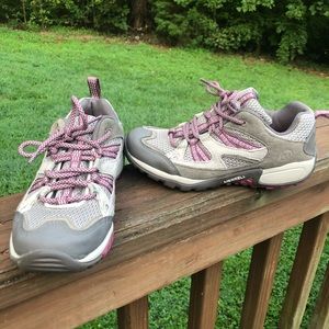 Women’s Merrell Hiking Shoe sz 6